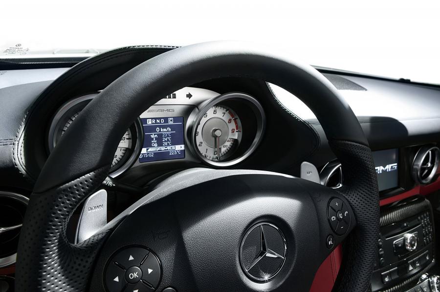  Mercedes-Benz SLS AMG 2010 года  (фото 203 из 526)